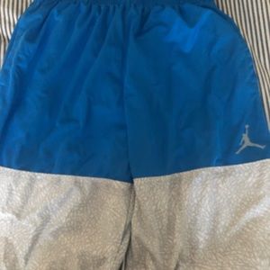 Basketball shorts-used